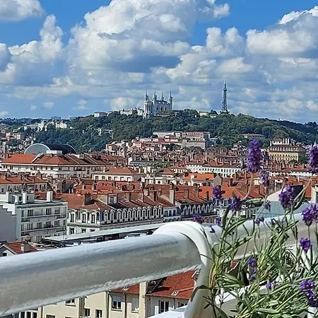 Plein Sud Terrasse Climatisation Garage Netflix Apartment Lyon Exterior photo
