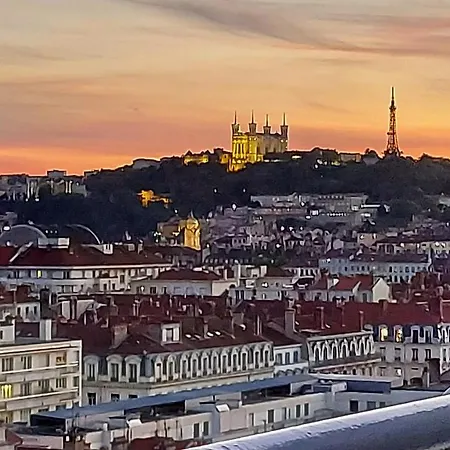 Plein Sud Terrasse Climatisation Garage Netflix Apartment Lyon Exterior photo